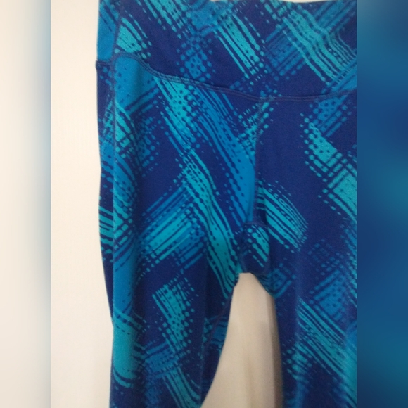 Athleta Blue And Teal Graphic Leggings with Tapered Design - Picture 3 of 10